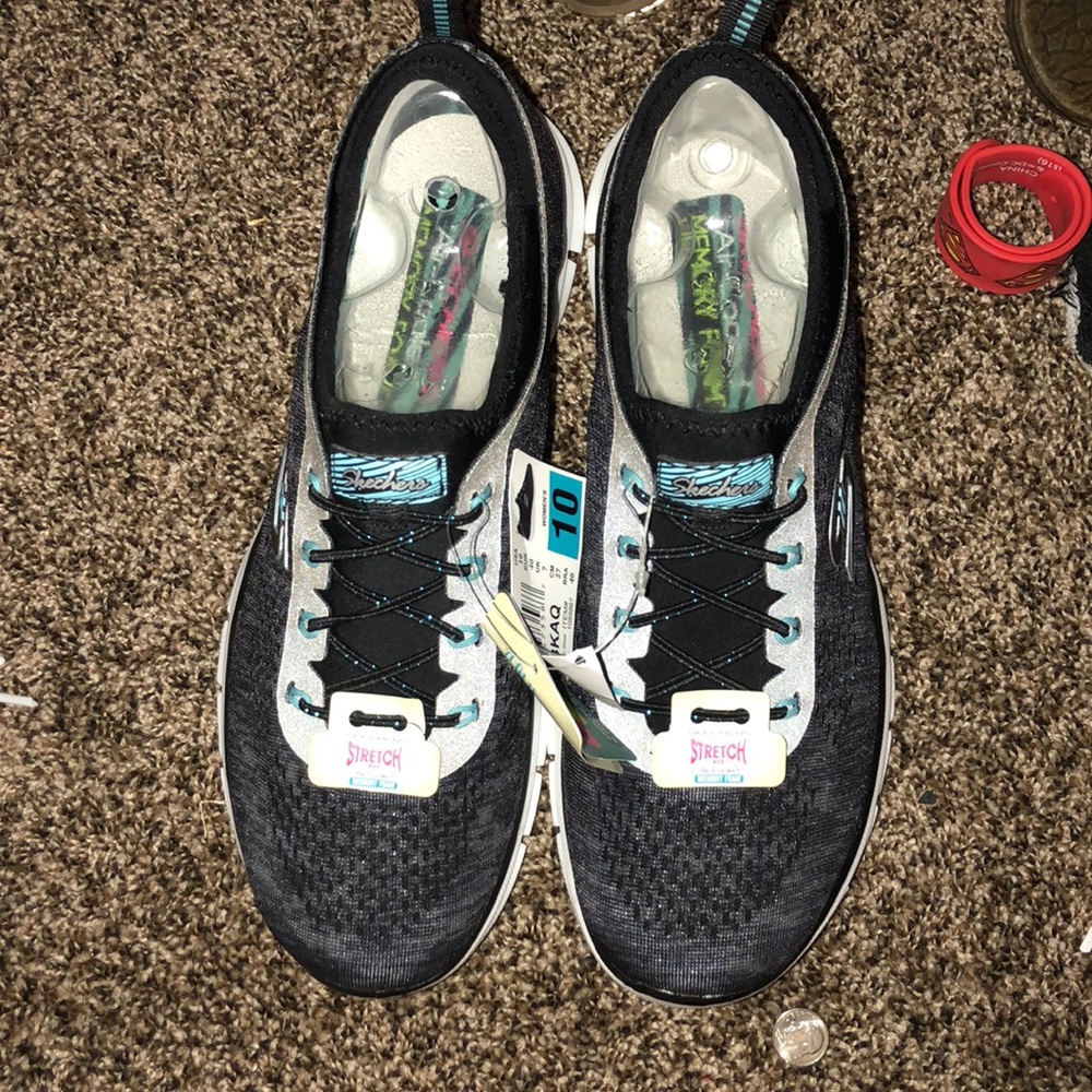 Sketchers Stretch fit Shoes